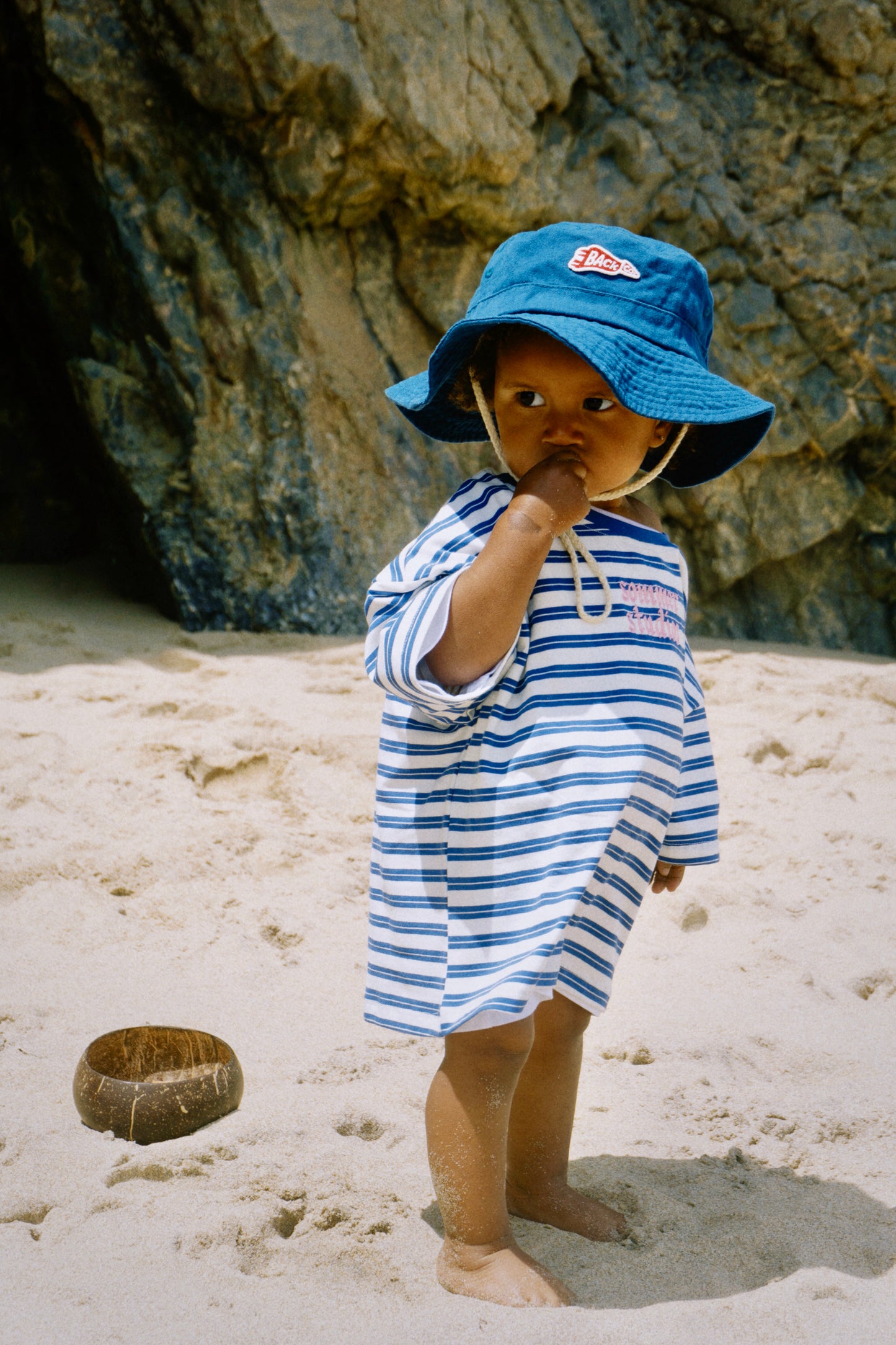 Back bucket hat