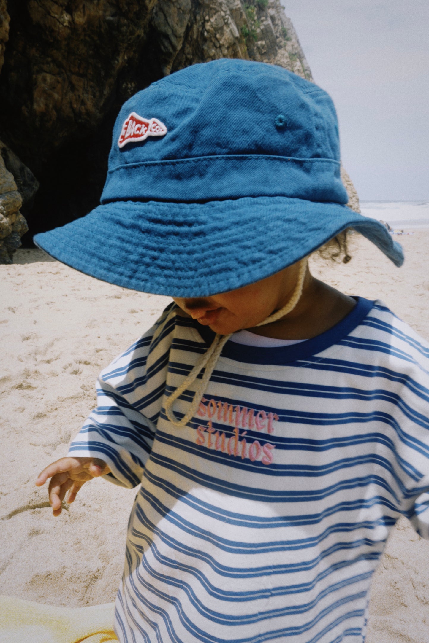 Back bucket hat