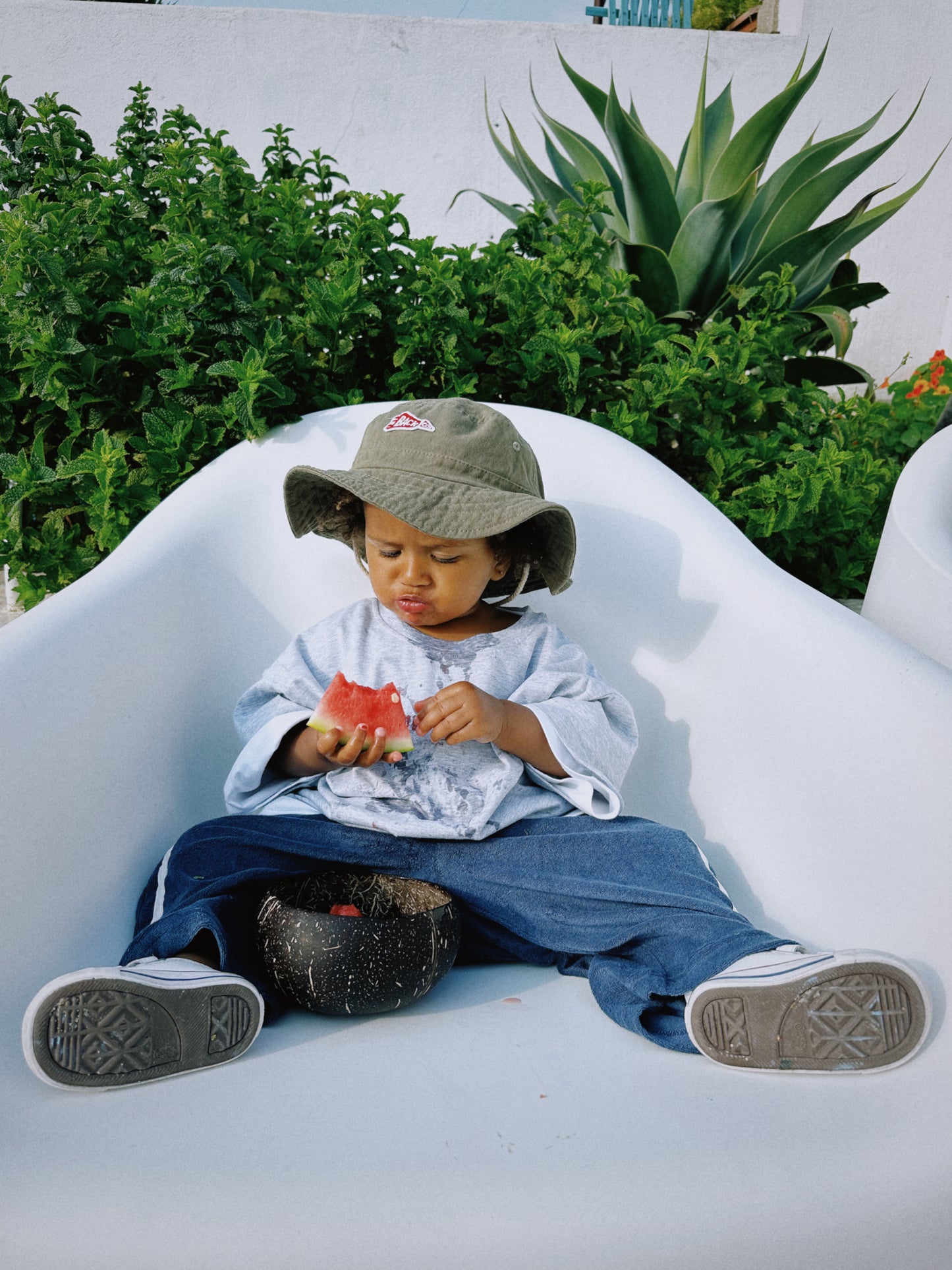 Back bucket hat