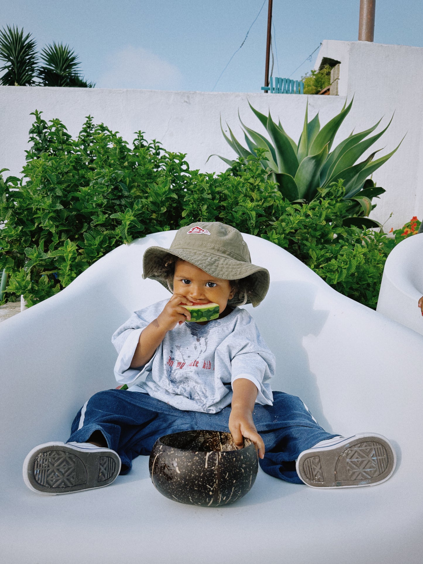 Back bucket hat