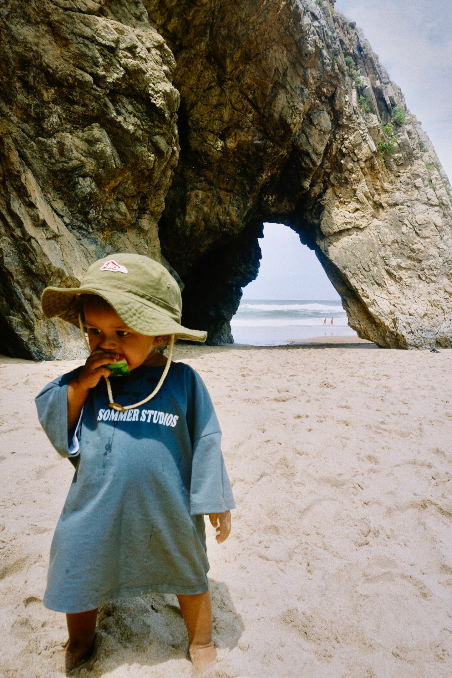 Back bucket hat