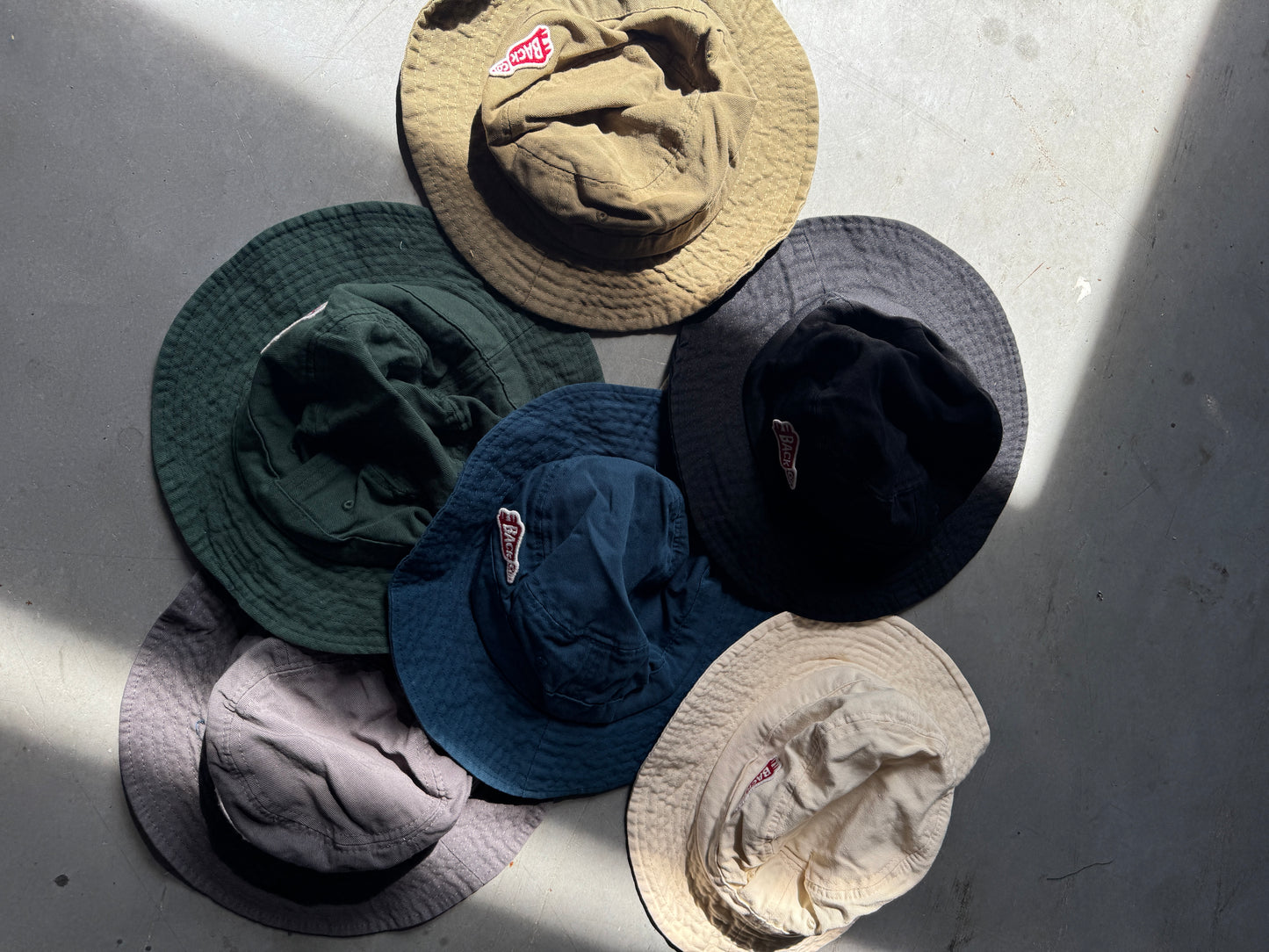 Back bucket hat