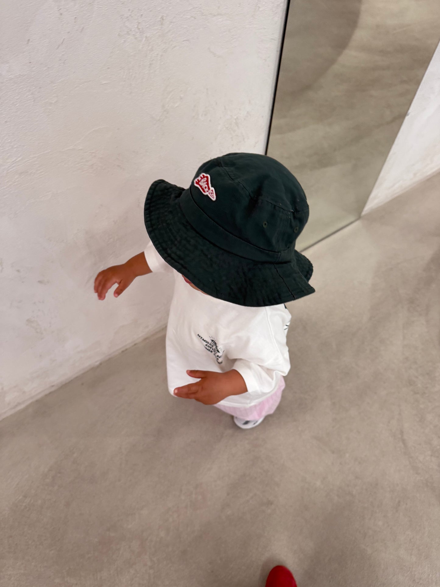 Back bucket hat