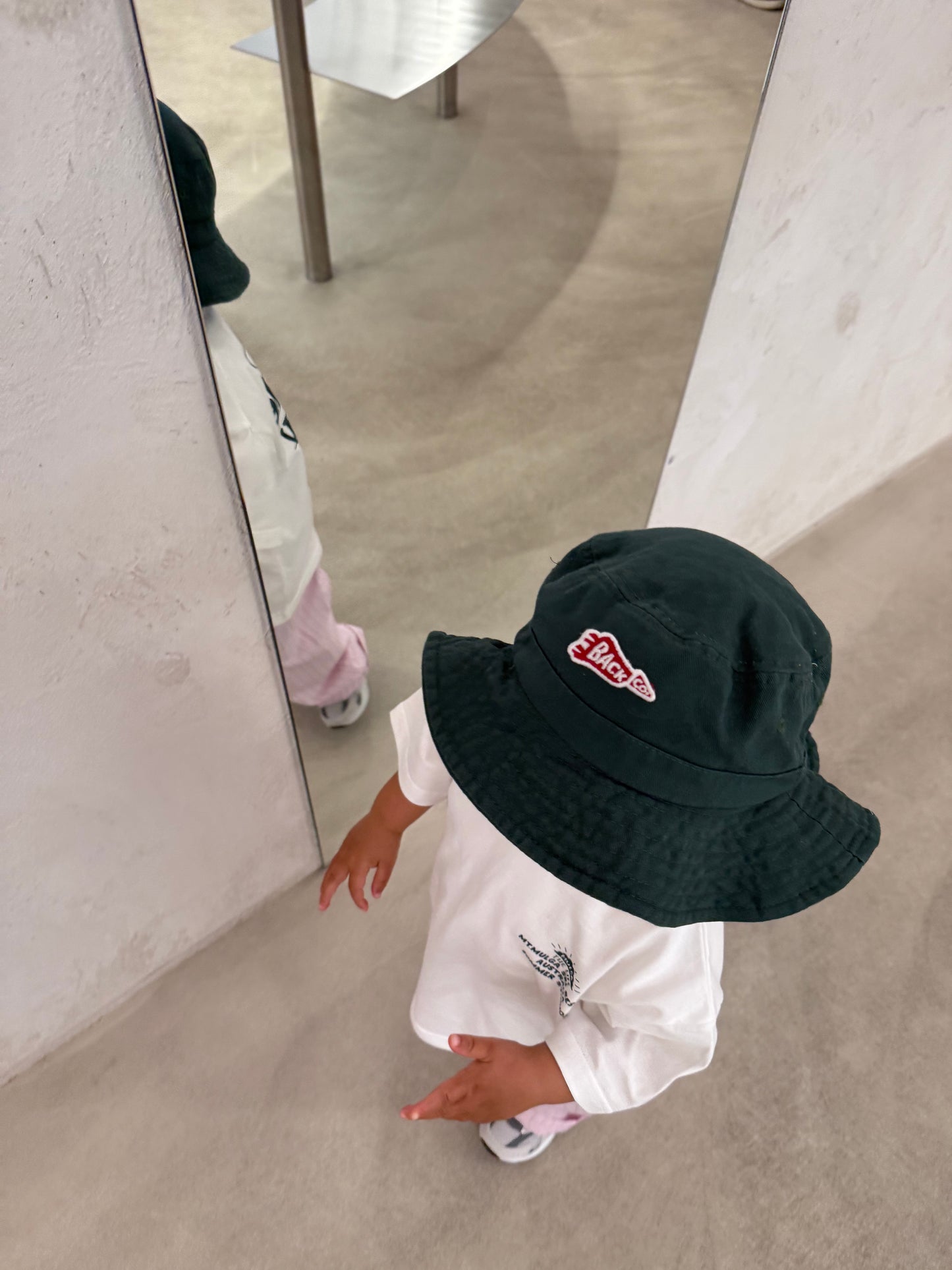 Back bucket hat