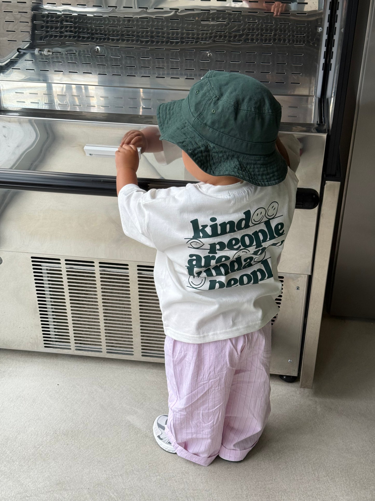 Back bucket hat