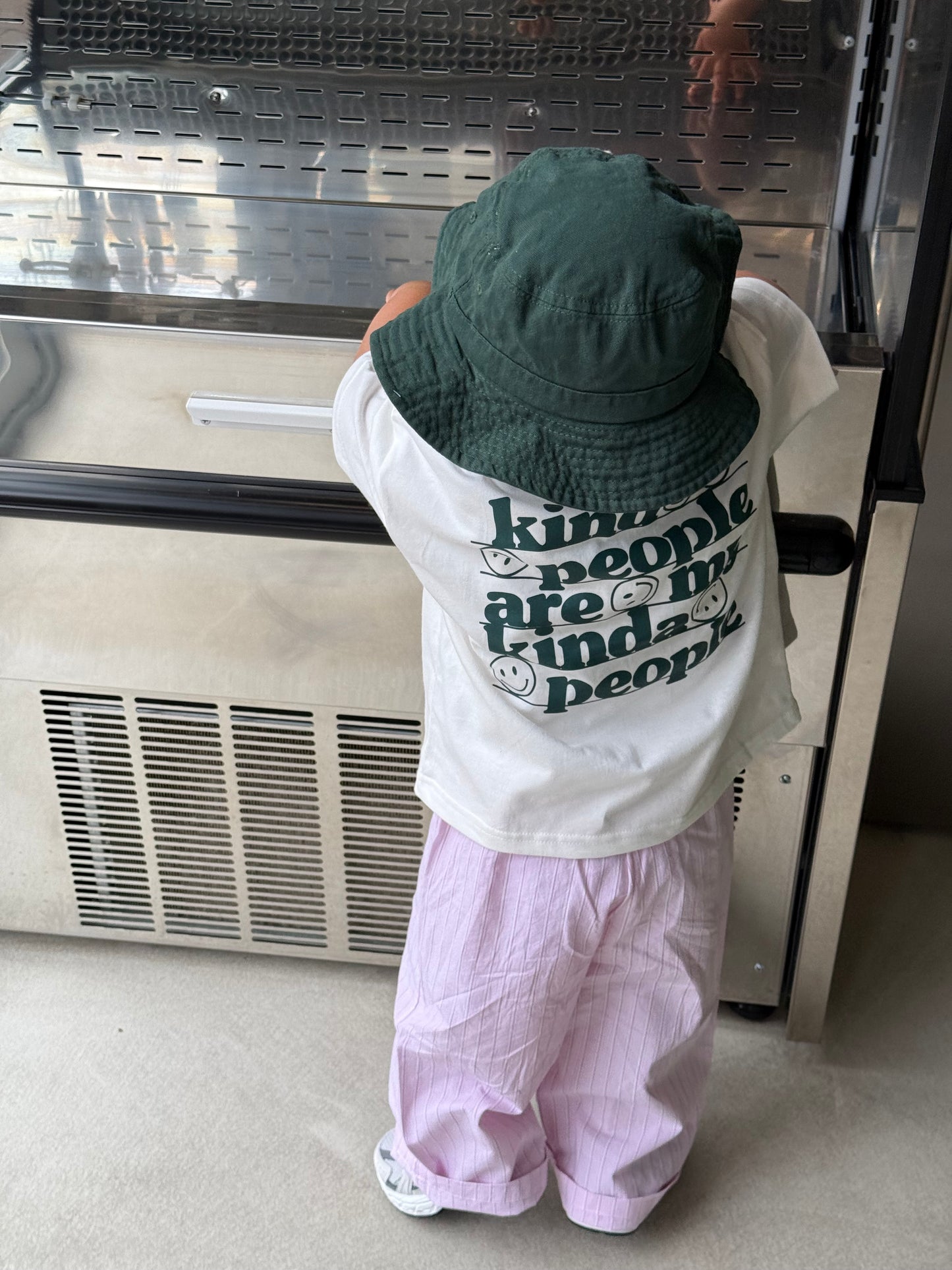 Back bucket hat